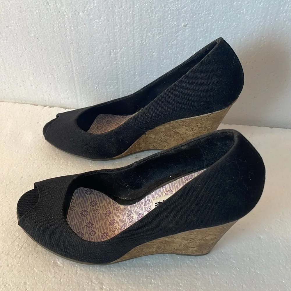 American Eagle outfitters wedge shoes cork heel open toe slip on black womens 7